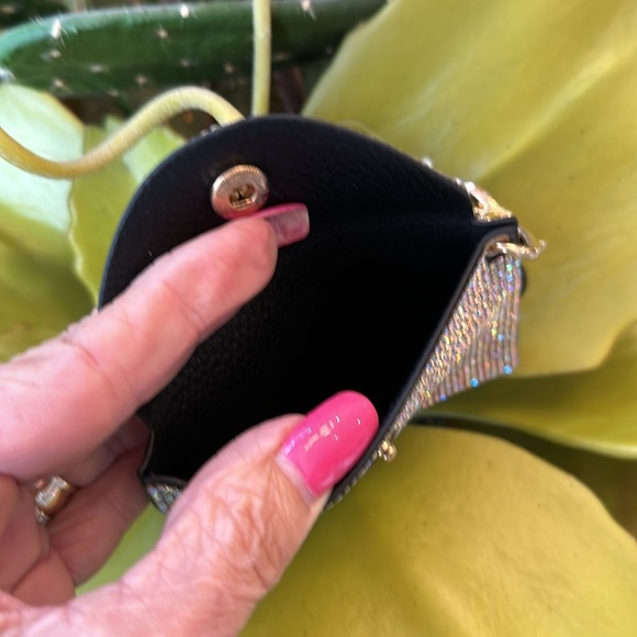 NWT 4x3.25” CREDIT CARD WRISTLET FABULOUS GLITTERING RHINESTONES! - Picture 2 of 4